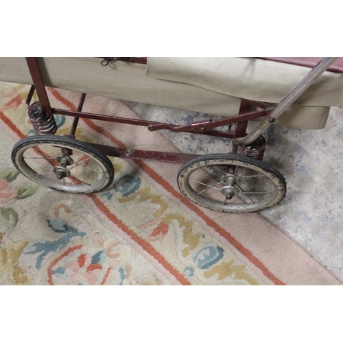 85 - A VINTAGE DOLLS PRAM