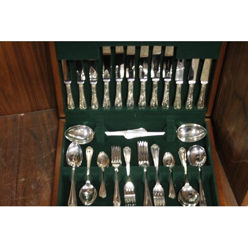 206 - A CASED CANTEEN OF SILVER PLATED CUTLERY BY SLACK AND BARLOW OF SHEFFIELD