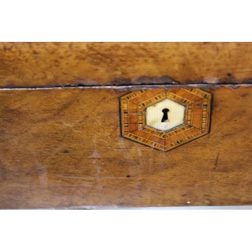 211 - AN INLAID WOODEN JEWELLERY TYPE CASKET