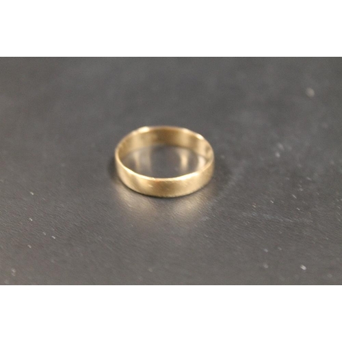 241 - A CONTINENTAL GOLD BAND - APPROX 2 G