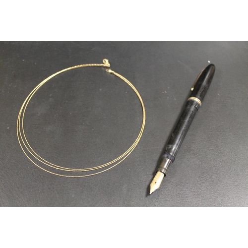 287 - A HALLMARKED 9CT GOLD THREE STRAND NECKLACE TOGETHER WITH A 14 CT GOLD NIBBED FOUNTAIN PEN (2)