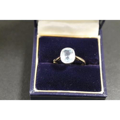 324 - VINTAGE HALLMARKED 9CT GOLD AQUAMARINE RING