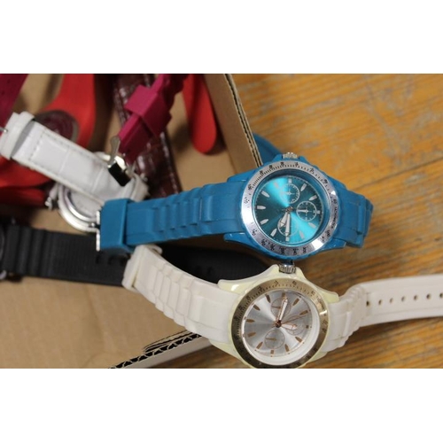 340 - A SELECTION OF MODERN WRIST WATCHES ETC