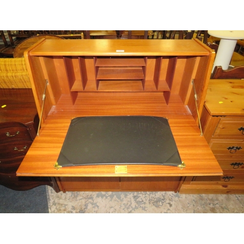 758 - A TEAK MID CENTURY REMPLOY BUREAU W-91 CM