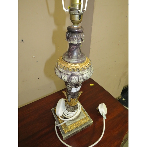 761 - A LARGE VINTAGE TABLE LAMP