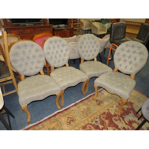 770 - A SET OF FOUR MODERN UPHOLSTERED GREY DINING CHAIRS