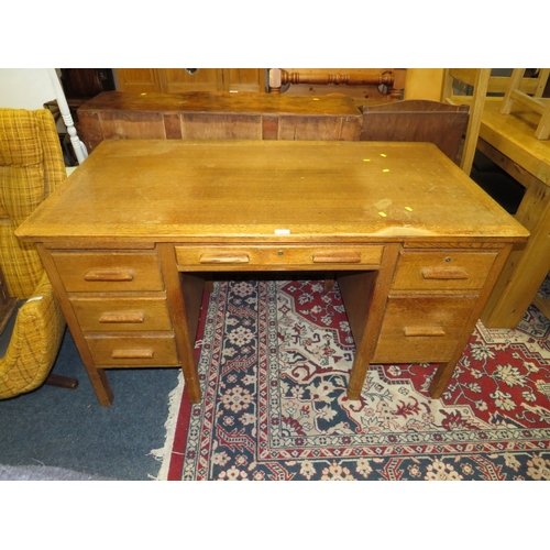 775 - A MID CENTURY OAK TWIN PEDESTAL DESK A/F W-137 CM