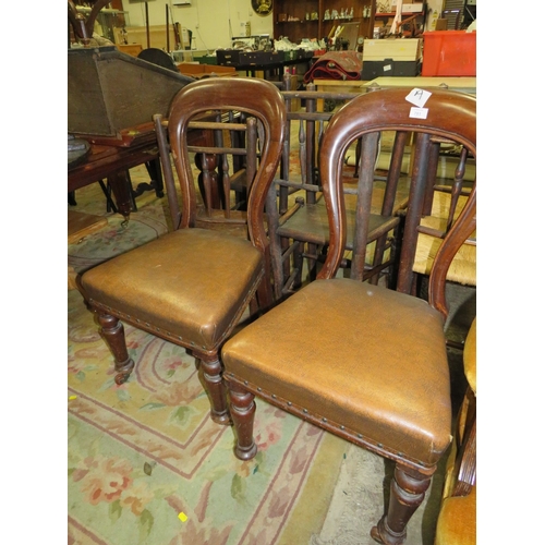 781 - A PAIR OF VICTORIAN MAHOGANY DINING CHAIRS