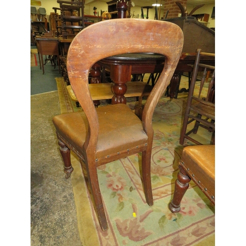 781 - A PAIR OF VICTORIAN MAHOGANY DINING CHAIRS