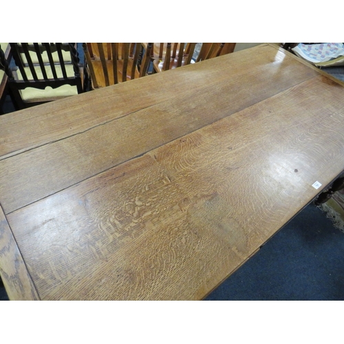 785 - A LARGE OAK JACOBEAN STYLE DRAWLEAF TABLE - W 182 CM EXTENDING TO APPROX W 302 CM