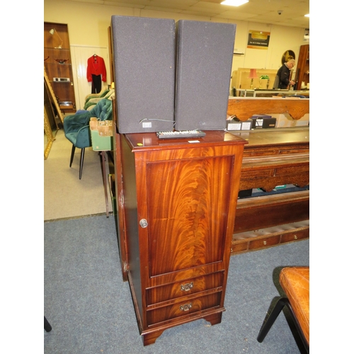 798 - A SHARP HI-FI AND SPEAKERS IN CABINET - HOUSE CLEARANCE