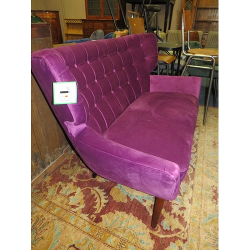 799 - A MODERN PURPLE SHAPED TWO SEATER SOFA