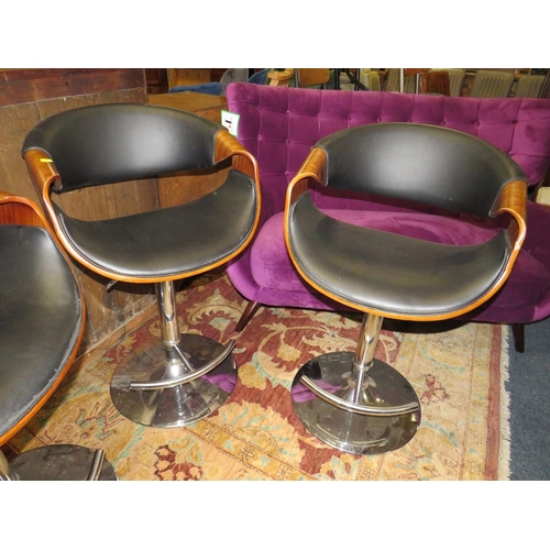 800 - A SET OF FOUR MODERN SWIVEL BAR STOOLS A/F