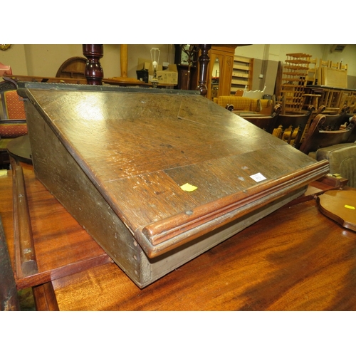 813 - A 19TH CENTURY OAK WRITING SLOPE W-63 CM