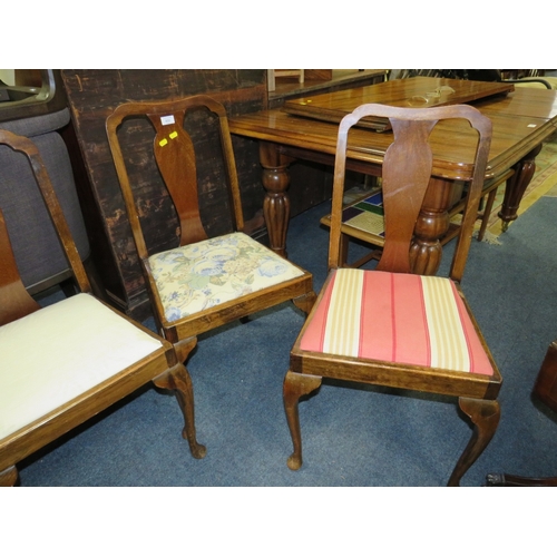 807 - A SET OF FOUR VINTAGE DINING CHAIRS, TOWEL RAIL AND A TABLE