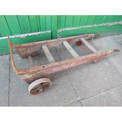 612 - A VINTAGE WOODEN RAILWAY SACK TRUCK / LUGGAGE TROLLEY