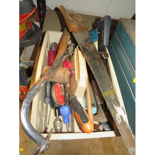 628 - A METAL BOX AND CONTENTS TOGETHER WITH OTHER TOOLS (3)