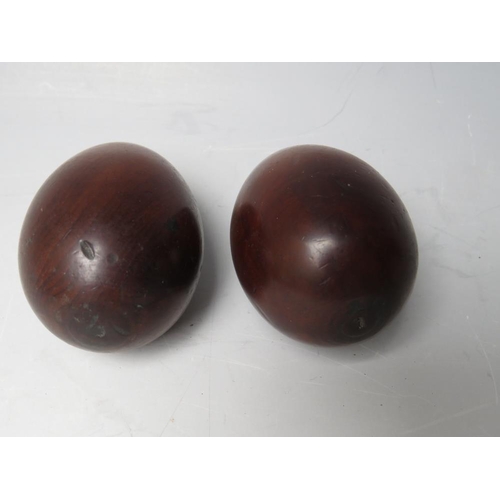 502 - A COLLECTION OF VARIOUS ITEMS OF TREEN, to include small lidded urns and two eggs