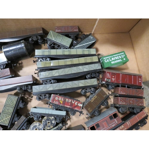 549 - A SELECTION OF VARIOUS HORNBY DUBLO AND TRIX MODEL RAILWAY, trucks, carriages and crane etc.