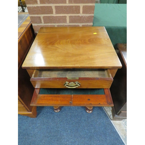 610 - A VICTORIAN MAHOGANY WORK TABLE, having single frieze drawer with pull-out sewing box below, raised ... 