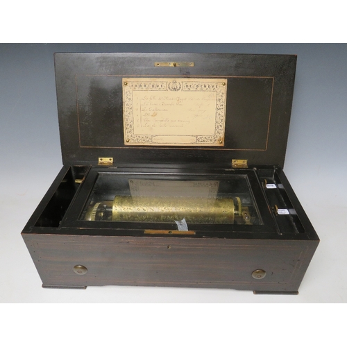 526 - A 19TH CENTURY SWISS MUSIC BOX IN SIMULATED ROSEWOOD CASE, playing six airs, W 43 cm