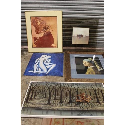 17 - A COLLECTION OF MID CENTURY AND MODERNIST PRINTS AND PAINTINGS TO INCLUDE 'THROUGH# THE FOREST ' BY ... 