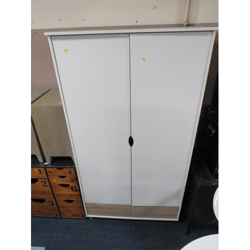 622 - A MODERN WHITE DOUBLE WARDROBE