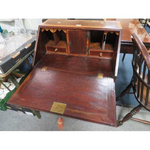 644 - AN EDWARDIAN MAHOGANY INLAID SMALL BUREAU W- 66 CM