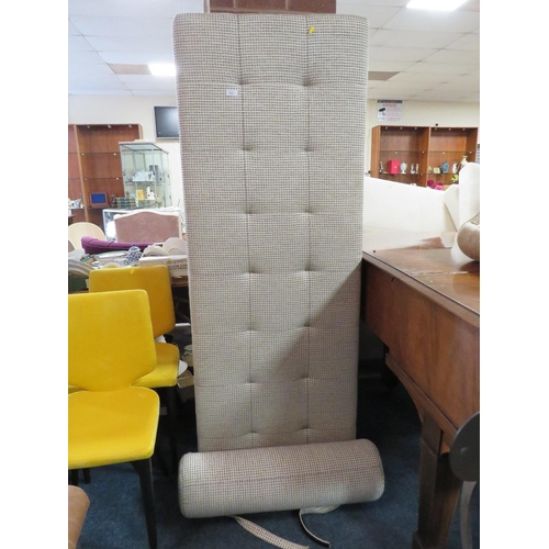 656 - A LARGE MODERN UPHOLSTERED DAY BED/STOOL L-182 CM