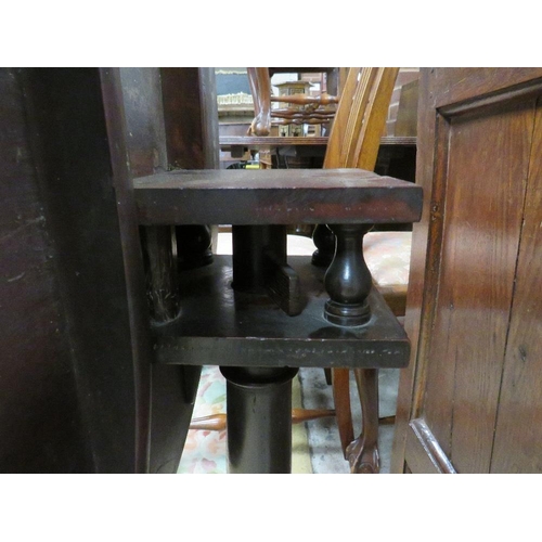 664 - A 19TH CENTURY MAHOGANY TILT-TOP PEDESTAL TABLE