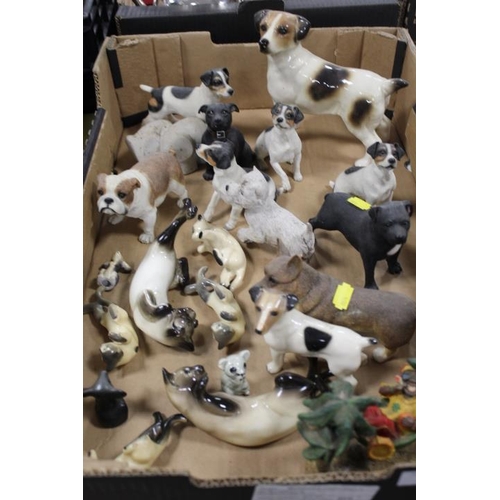 71 - A TRAY OF ASSORTED VINTAGE DOG AND CAT FIGURES TOGETHER WITH A TRAY OF ASSORTED OWL FIGURES AND A BA... 