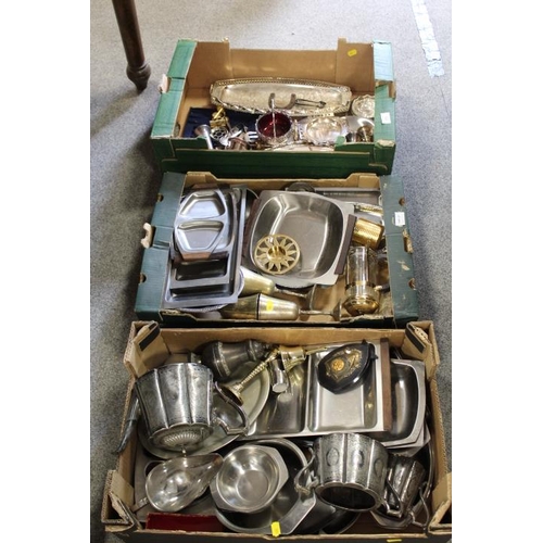 111 - THREE TRAYS OF ASSORTED METALWARE TO INCLUDE BRASS, COPPER AND SILVER PLATED ITEMS ETC