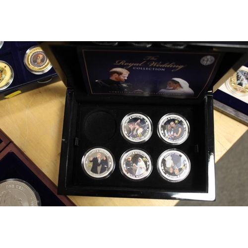 167 - A COLLECTION OF ASSORTED COMMEMORATIVE COINS TO INCLUDE VARIOUS PROOF EXAMPLES, SWAROVSKI SET GOLD P... 