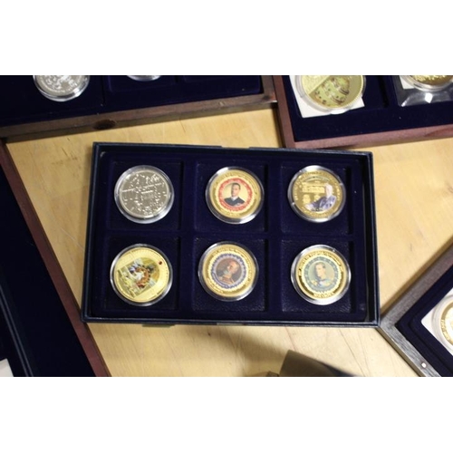 167 - A COLLECTION OF ASSORTED COMMEMORATIVE COINS TO INCLUDE VARIOUS PROOF EXAMPLES, SWAROVSKI SET GOLD P... 