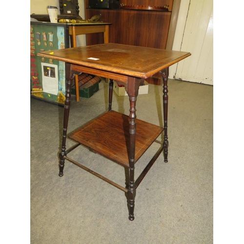 718 - AN EDWARDIAN ROSEWOOD TWO TIER OCCASIONAL TABLE