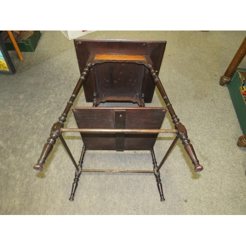 718 - AN EDWARDIAN ROSEWOOD TWO TIER OCCASIONAL TABLE