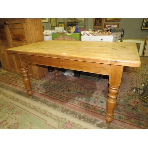 719 - A PINE FARMHOUSE SCRUBTOP TYPE TABLE H-77 W-153 D-91 CM