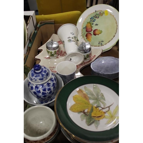 87 - THREE TRAYS OF ASSORTED CERAMICS AND CABINET PLATES ETC TO INCLUDE ROYAL WORCESTER, WEDGWOOD AND COA... 