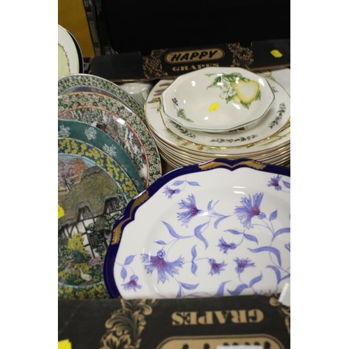 87 - THREE TRAYS OF ASSORTED CERAMICS AND CABINET PLATES ETC TO INCLUDE ROYAL WORCESTER, WEDGWOOD AND COA... 