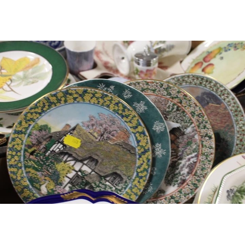 87 - THREE TRAYS OF ASSORTED CERAMICS AND CABINET PLATES ETC TO INCLUDE ROYAL WORCESTER, WEDGWOOD AND COA... 