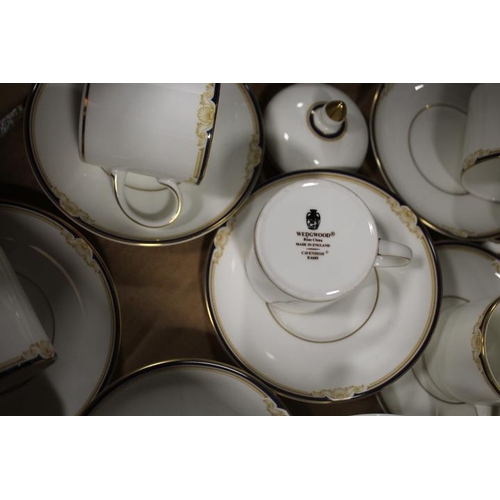 94 - A TRAY OF WEDGWOOD CAVENDISH TEAWARE TOGETHER WITH ANOTHER BOX OF TEAWARE AND CERAMICS TO INCLUDE MI... 