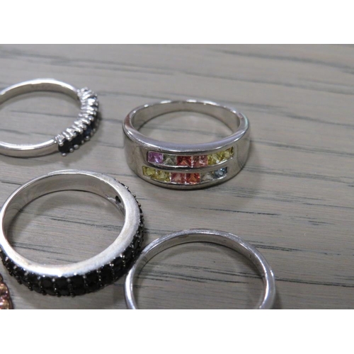 227 - A COLLECTION OF MODERN SILVER GEMSET RINGS ETC (6)