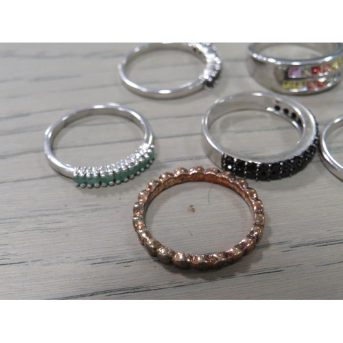 227 - A COLLECTION OF MODERN SILVER GEMSET RINGS ETC (6)