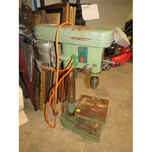 533 - AN ULTIMAX BENCH MOUNTED PILLAR DRILL