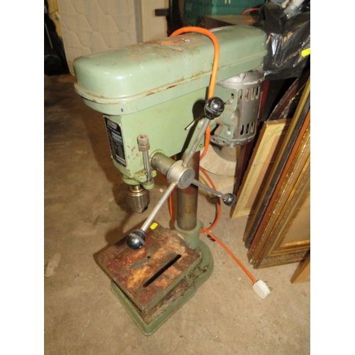 533 - AN ULTIMAX BENCH MOUNTED PILLAR DRILL