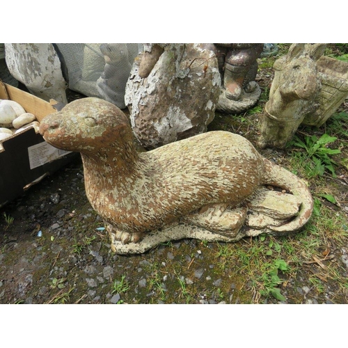 558 - A QUANTITY OF GARDEN ANIMAL ORNAMENTS INCLUDING A WATER FEATURE