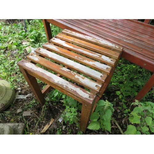 560 - A HARDWOOD GARDEN BENCH AND TABLE