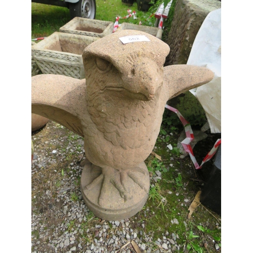 562 - A STONE GARDEN EAGLE H-70 CM