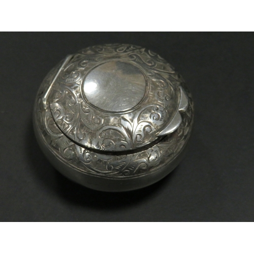 181 - A HALLMARKED SILVER LIDDED PILL / SNUFF BOX TOGETHER WITH ANOTHER EMBOSSED EXAMPLE WITH MARKS TO BAS... 