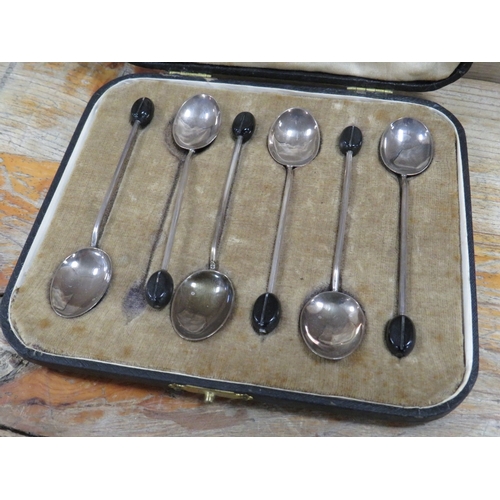 184 - A CASED SET OF HALLMARKED SILVER COFFEE BEAN SPOONS